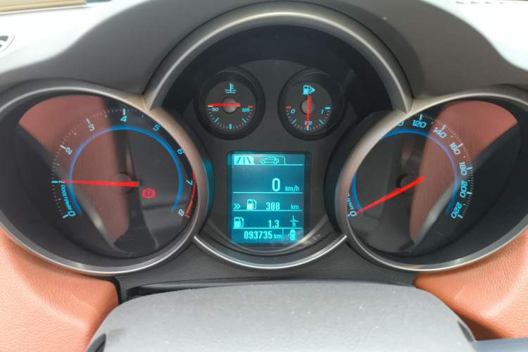 Used Chevrolet Cruze 2015 1.5L Classic SE MT Instrument Cluster