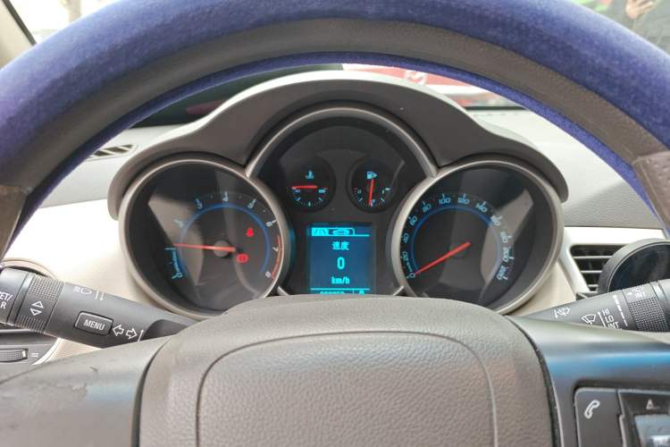 Used Chevrolet Cruze 2015 1.5L Classic SL MT Instrument Cluster