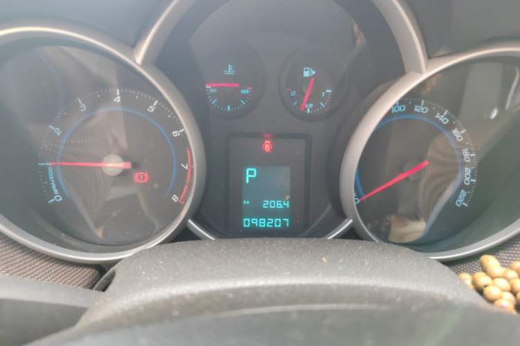 Used Chevrolet Cruze 2015 Hatchback 1.6L Automatic Comfort Edition Instrument Cluster