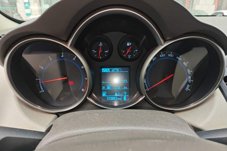 Used Chevrolet Cruze 2015 1.5L Classic SL MT Instrument Cluster