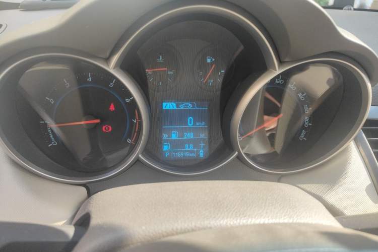 Used Chevrolet Cruze 2015 1.5L Classic SE AT Instrument Cluster