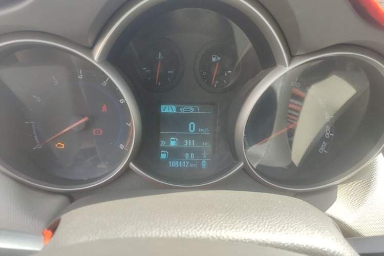 Used Chevrolet Cruze 2015 1.5L Classic SE MT Instrument Cluster