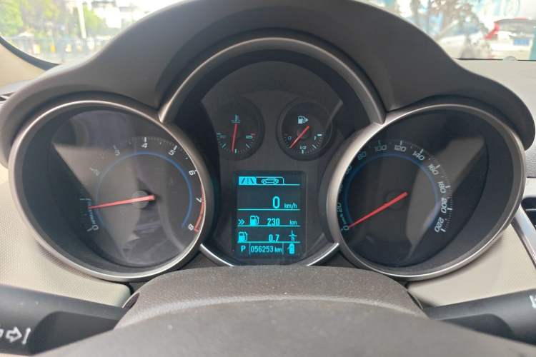 Used Chevrolet Cruze 2015 1.5L Classic SE AT Instrument Cluster