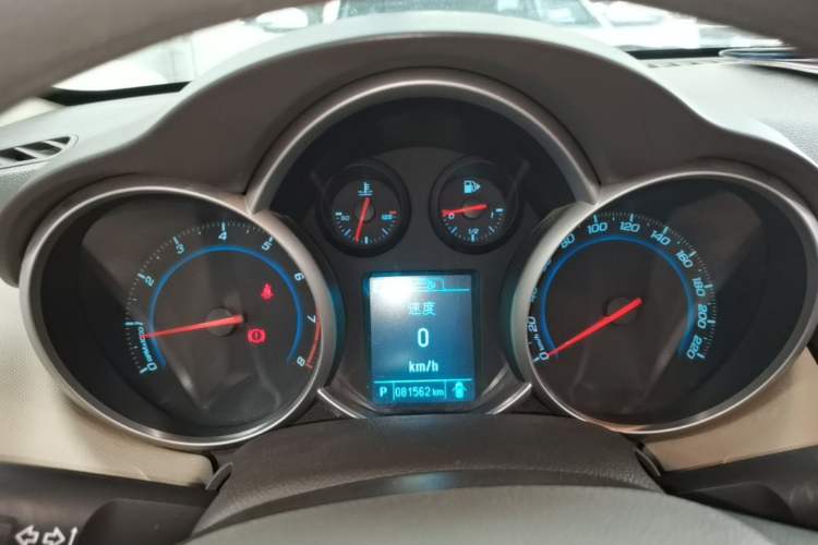 Used Chevrolet Cruze 2015 1.5L Classic SE AT Instrument Cluster