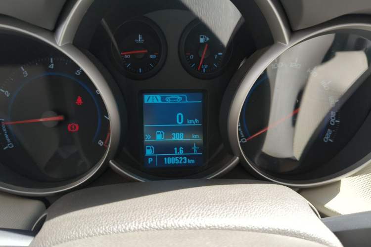 Used Chevrolet Cruze 2015 1.5L Classic SE AT Instrument Cluster