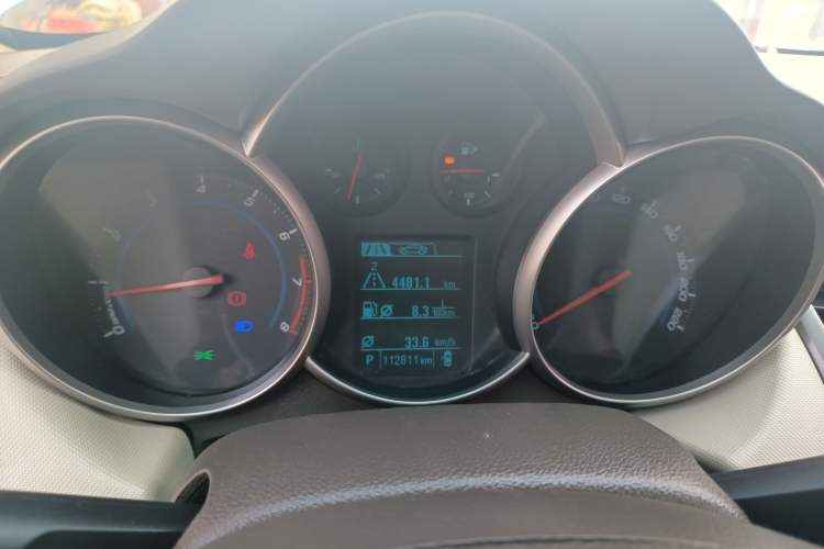Used Chevrolet Cruze 2015 1.5L Classic SE AT Instrument Cluster