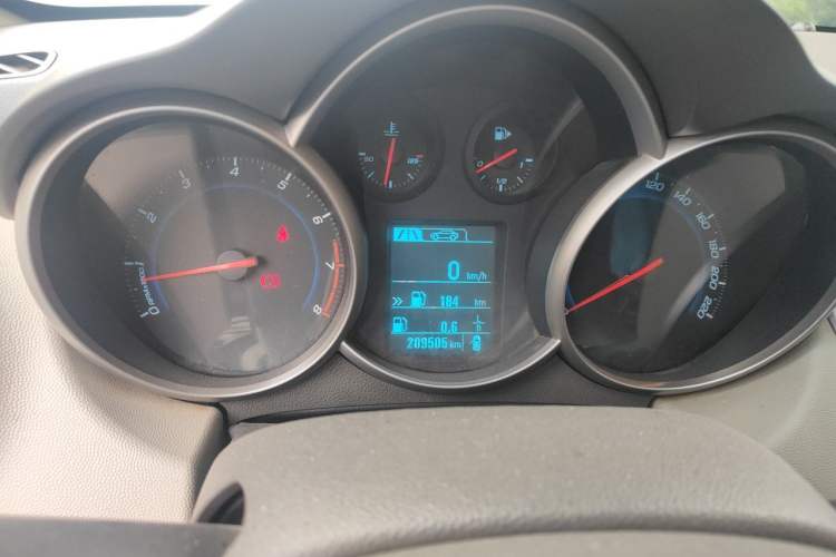 Used Chevrolet Cruze 2015 1.5L Classic SL MT Instrument Cluster