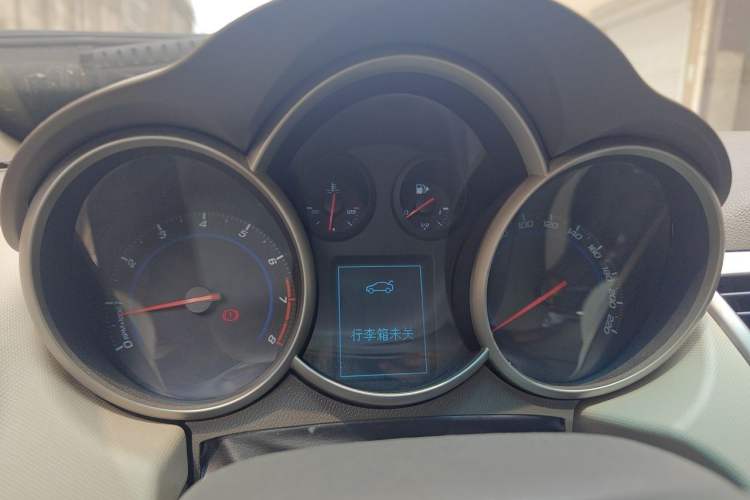 Used Chevrolet Cruze 2015 1.5L Classic SE AT Instrument Cluster