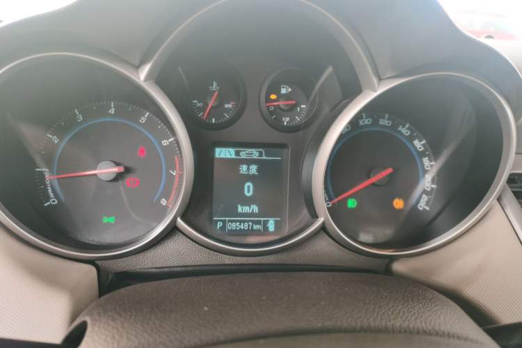 Used Chevrolet Cruze 2015 1.5L Classic SE AT Instrument Cluster