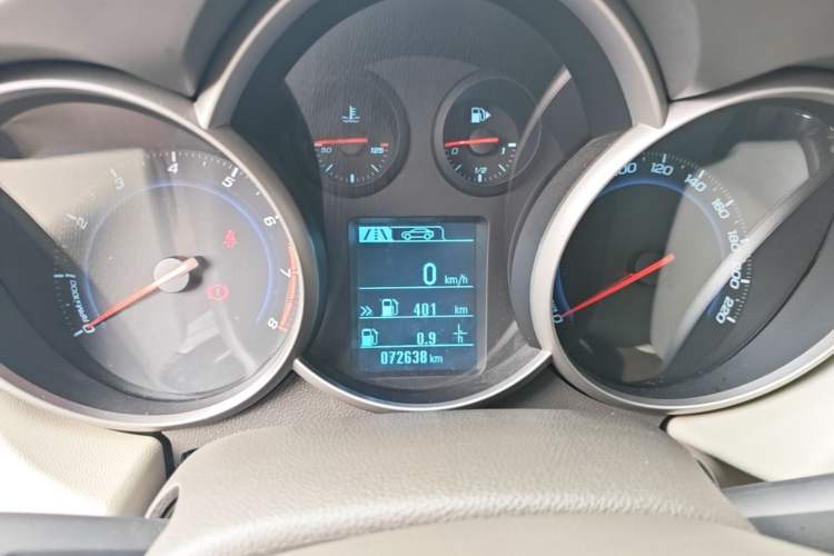 Used Chevrolet Cruze 2015 1.5L Classic SL MT Instrument Cluster