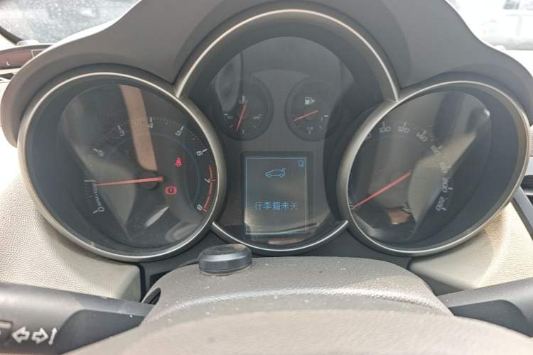 Used Chevrolet Cruze 2015 1.5L Classic SL MT Instrument Cluster
