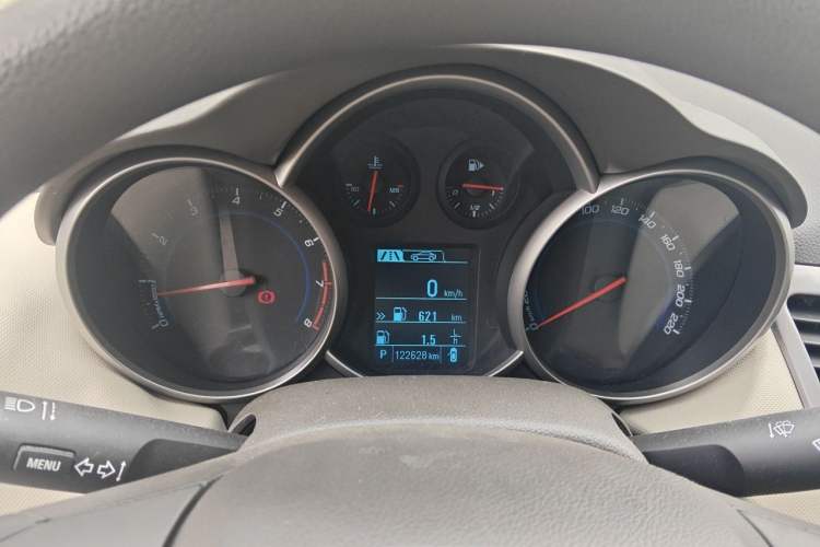 Used Chevrolet Cruze 2015 1.5L Classic SE AT Instrument Cluster