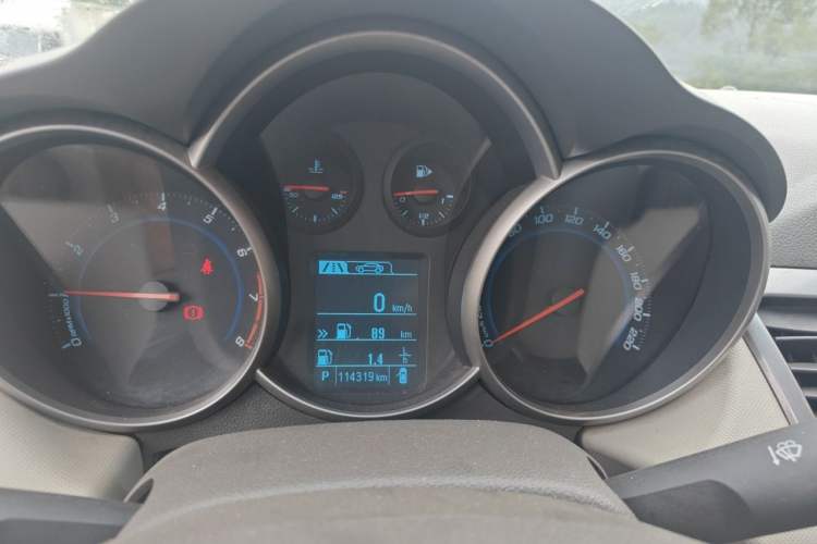 Used Chevrolet Cruze 2015 1.5L Classic SE AT Instrument Cluster