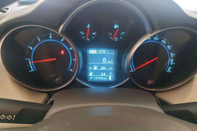 Used Chevrolet Cruze 2015 1.5L Classic SE AT Instrument Cluster