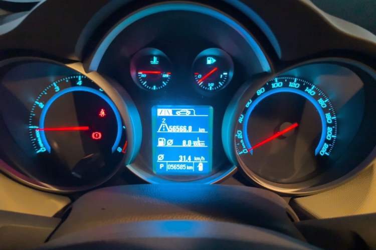 Used Chevrolet Cruze 2015 1.5L Classic SE AT Instrument Cluster