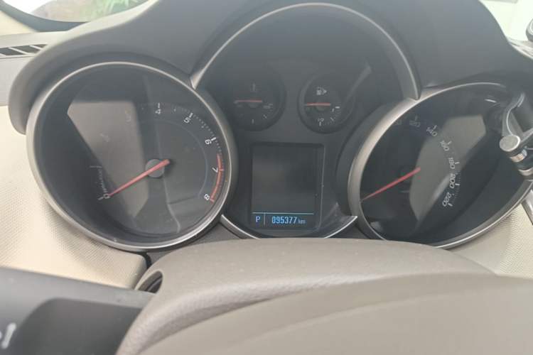 Used Chevrolet Cruze 2015 1.5L Classic SE AT Instrument Cluster