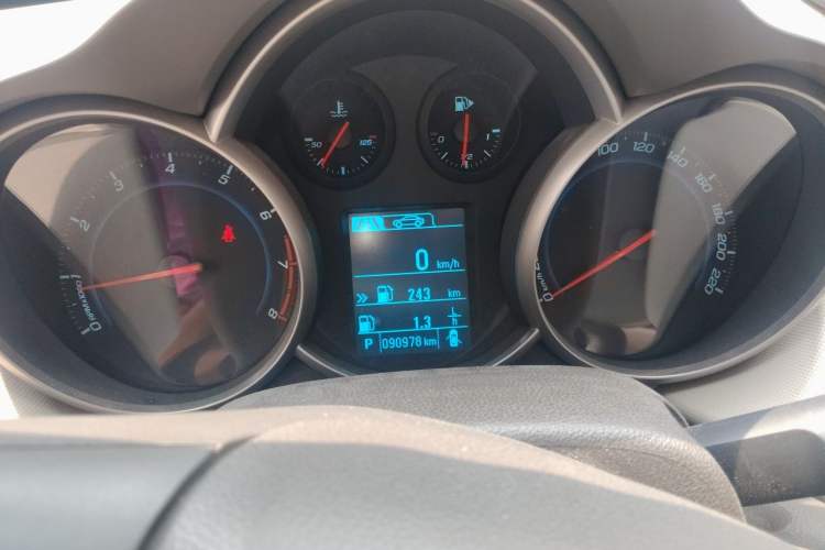 Used Chevrolet Cruze 2015 1.5L Classic SE AT Instrument Cluster