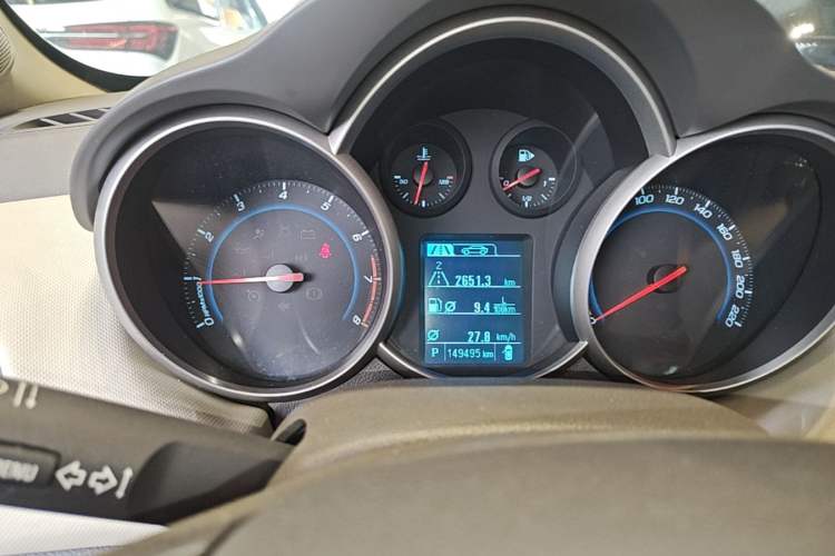 Used Chevrolet Cruze 2015 1.5L Classic SE AT Instrument Cluster