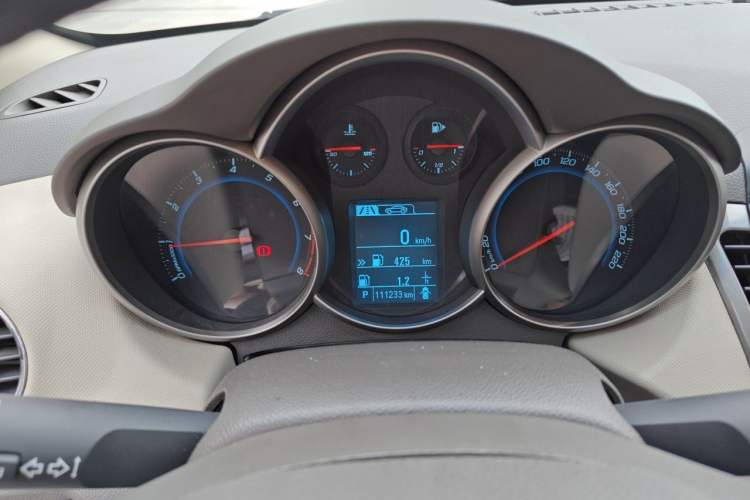 Used Chevrolet Cruze 2015 1.5L Classic SE AT Instrument Cluster