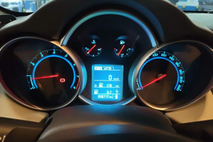 Used Chevrolet Cruze 2015 1.5L Classic SE MT Instrument Cluster