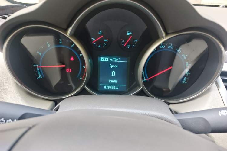 Used Chevrolet Cruze 2015 1.5L Classic SL MT Instrument Cluster