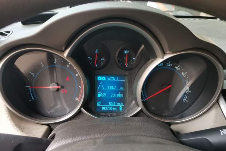 Used Chevrolet Cruze 2015 1.5L Classic SL MT Instrument Cluster