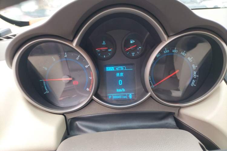 Used Chevrolet Cruze 2015 1.5L Classic SE AT Instrument Cluster