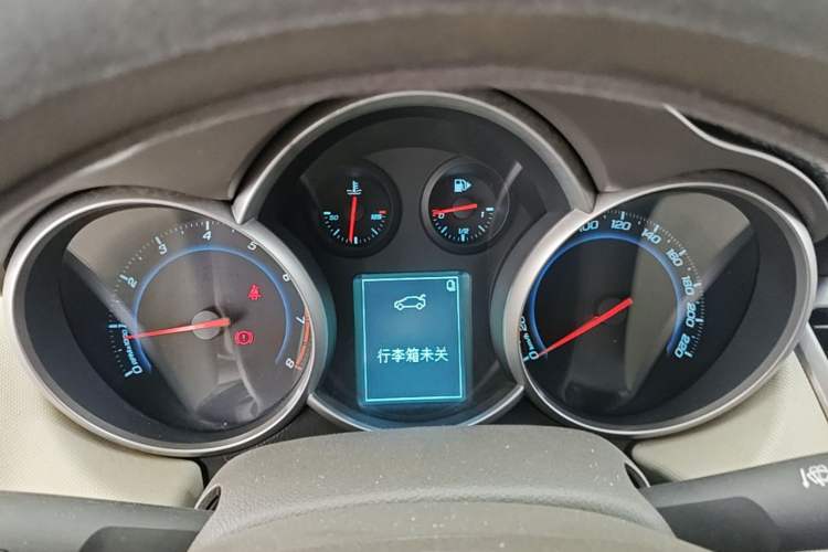 Used Chevrolet Cruze 2015 1.5L Classic SE AT Instrument Cluster