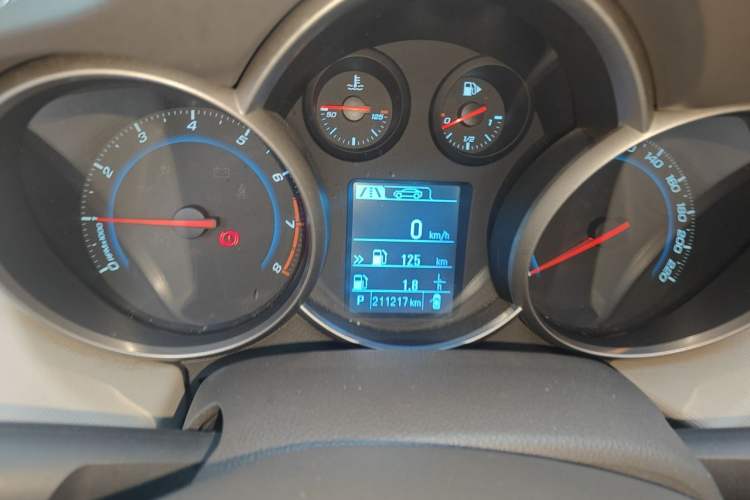 Used Chevrolet Cruze 2015 1.5L Classic SE AT Instrument Cluster