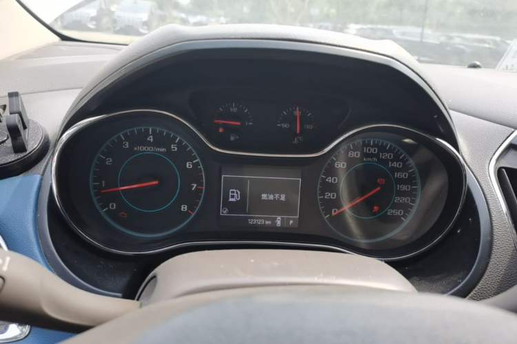 Used Chevrolet Cruze 2015 1.5L Automatic Fashion Navigation Edition Instrument Cluster