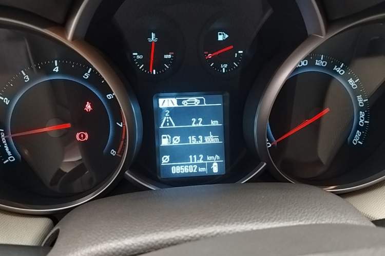 Used Chevrolet Cruze 2015 1.5L Classic SE MT Instrument Cluster