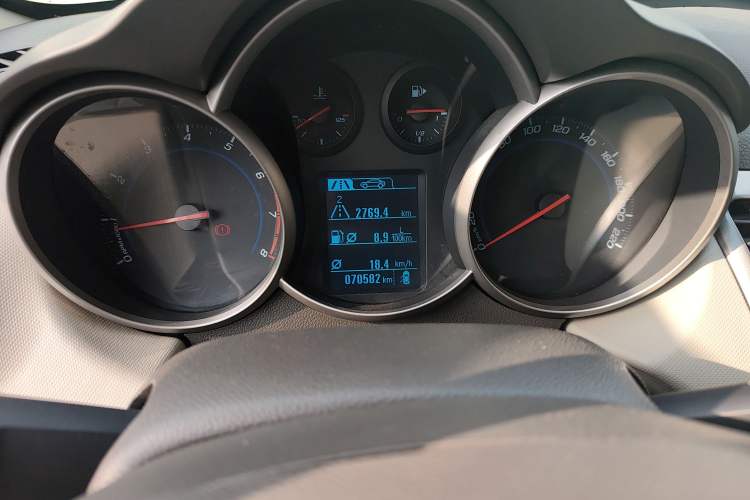 Used Chevrolet Cruze 2015 1.5L Classic SE MT Instrument Cluster