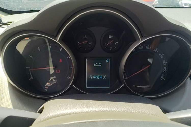 Used Chevrolet Cruze 2015 1.5L Classic SE AT Instrument Cluster
