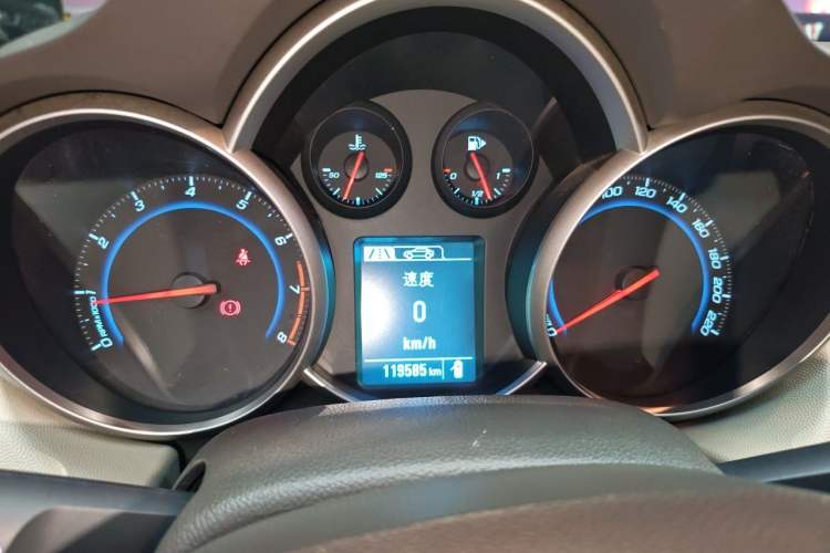 Used Chevrolet Cruze 2015 1.5L Classic SL MT Instrument Cluster