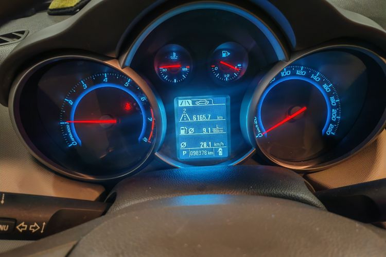 Used Chevrolet Cruze 2015 1.5L Classic SE AT Instrument Cluster