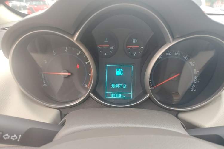 Used Chevrolet Cruze 2015 1.5L Classic SE AT Instrument Cluster