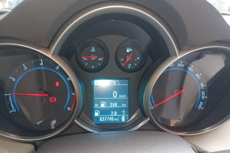 Used Chevrolet Cruze 2015 1.5L Classic SE MT Instrument Cluster