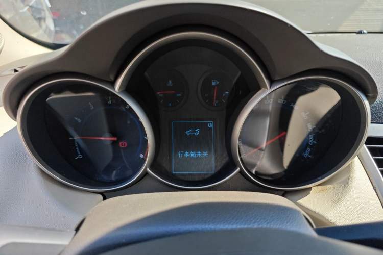 Used Chevrolet Cruze 2015 1.5L Classic SL MT Instrument Cluster