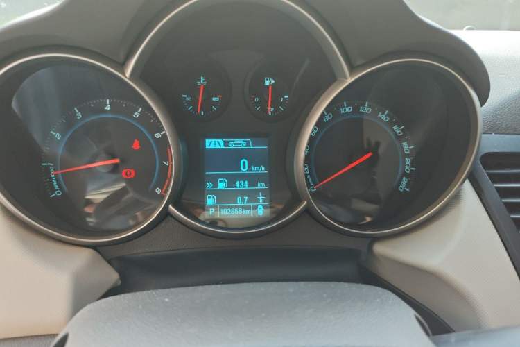 Used Chevrolet Cruze 2015 1.5L Classic SE AT Instrument Cluster
