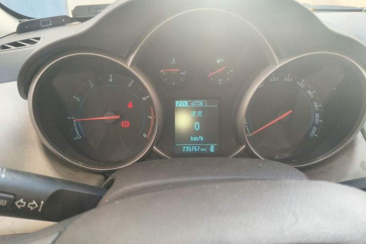 Used Chevrolet Cruze 2015 1.5L Classic SL MT Instrument Cluster