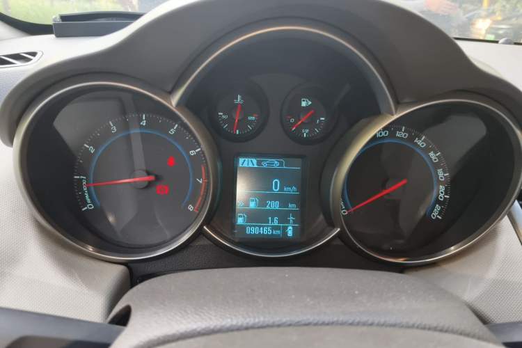 Used Chevrolet Cruze 2015 1.5L Classic SE MT Instrument Cluster