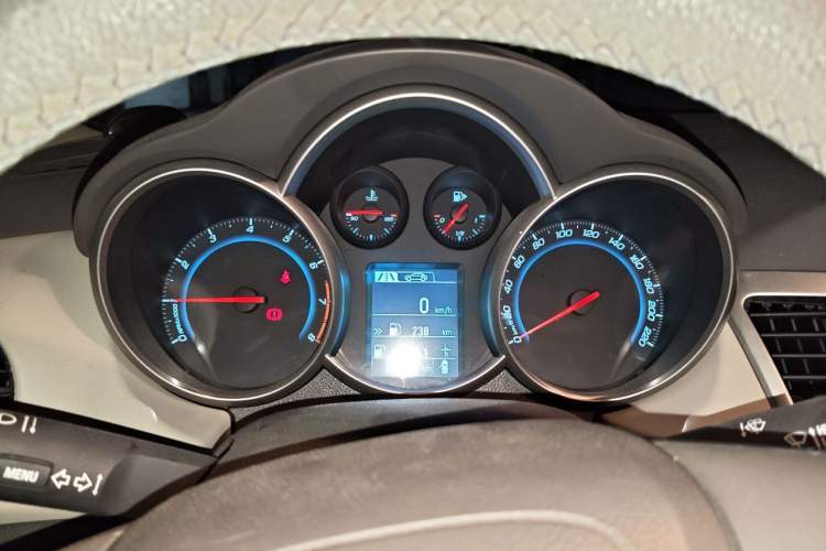 Used Chevrolet Cruze 2015 1.5L Classic SL MT Instrument Cluster