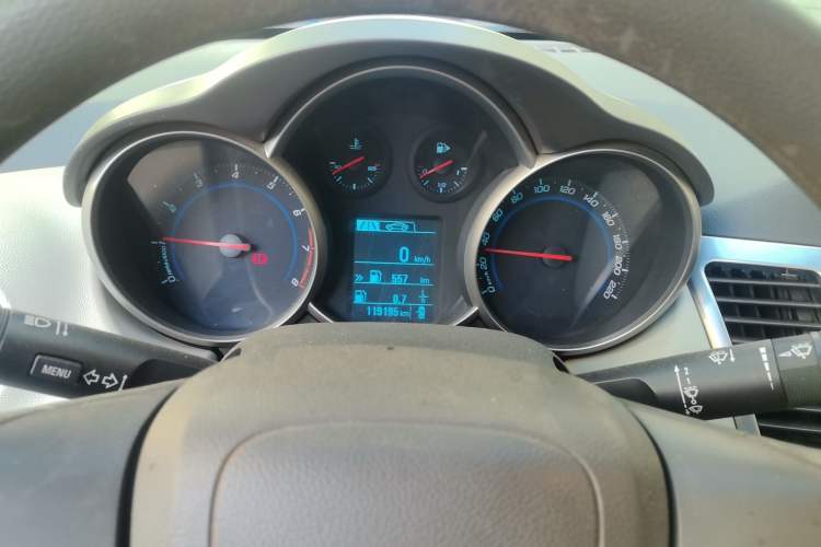 Used Chevrolet Cruze 2015 1.5L Classic SL MT Instrument Cluster