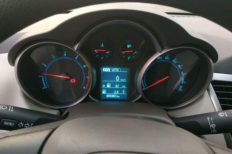 Used Chevrolet Cruze 2015 1.5L Classic SL MT Instrument Cluster