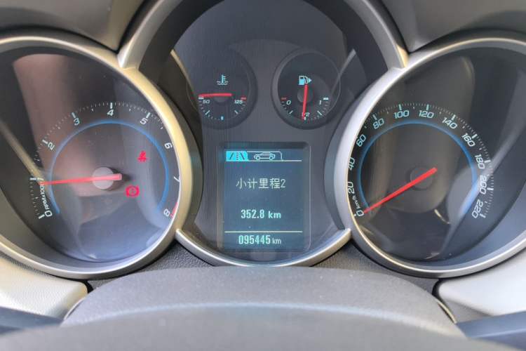 Used Chevrolet Cruze 2015 1.5L Classic SL MT Instrument Cluster