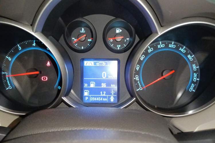 Used Chevrolet Cruze 2015 1.5L Classic SE AT Instrument Cluster