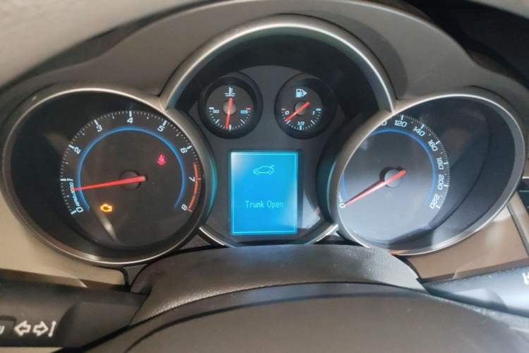 Used Chevrolet Cruze 2015 1.5L Classic SE AT Instrument Cluster