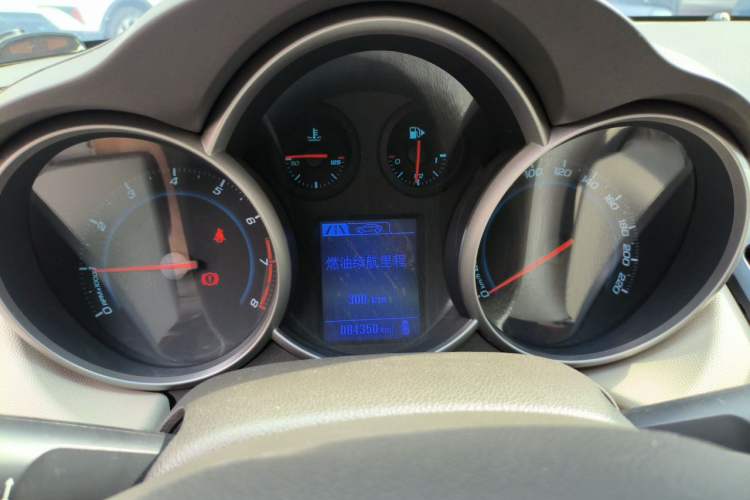Used Chevrolet Cruze 2015 1.5L Classic SL MT Instrument Cluster