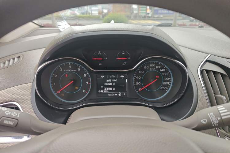 Used Chevrolet Cruze 2015 1.5L Automatic Fashion Navigation Edition Instrument Cluster