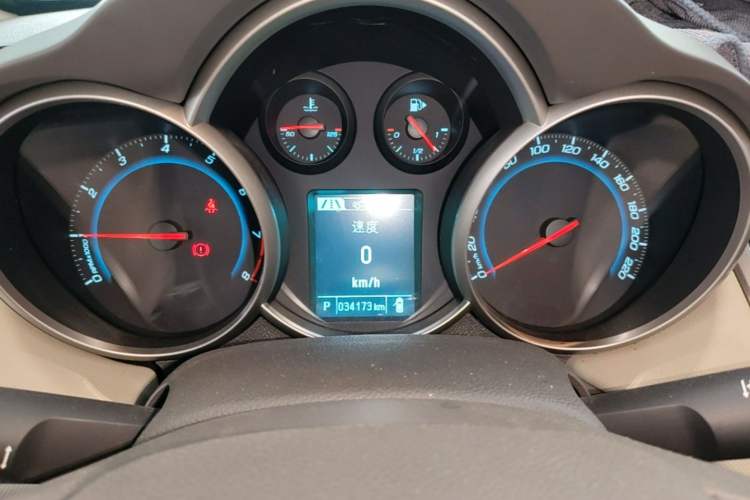 Used Chevrolet Cruze 2015 1.5L Classic SE AT Instrument Cluster